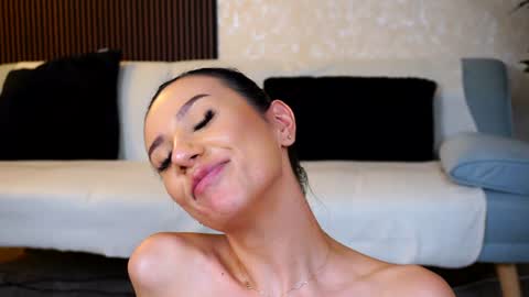 Haylie online show from 02.02.25