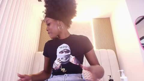 Snapshot of hazel_kataleya chatting on 04.25.26 kataleya online show from 04.25.26