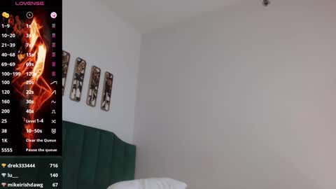 Hazel online show from 03.01.25