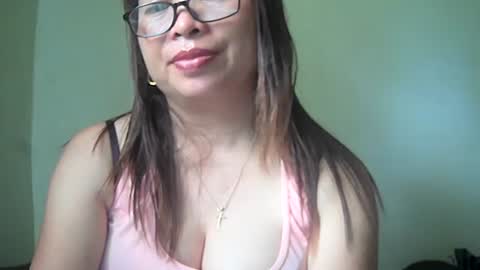 Snapshot of hazeldhane chatting on 03.07.25 hazeldhane online show from 03.07.25