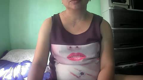 Snapshot of hazeldhane chatting on 11.18.25 hazeldhane online show from 11.18.25