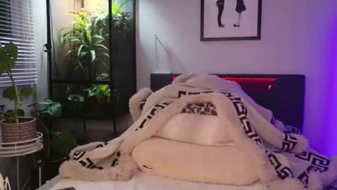 Hazeleo online show from 01.05.26