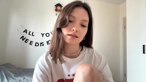 Snapshot of hazelhartshorn chatting on 04.24.26 Kira online show from 04.24.26