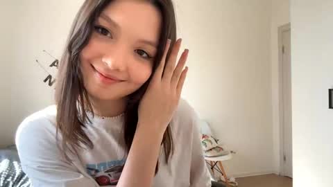 Snapshot of hazelhartshorn chatting on 04.25.26 Kira online show from 04.25.26