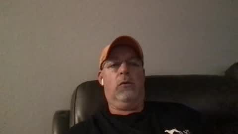 Snapshot of hdeuce22 chatting on 03.10.25 Hdeuce22 online show from 03.10.25