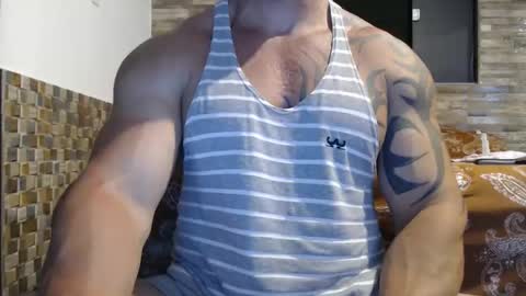 Snapshot of healedcarioca chatting on 01.05.25 Brazilian bigdick online show from 01.05.25
