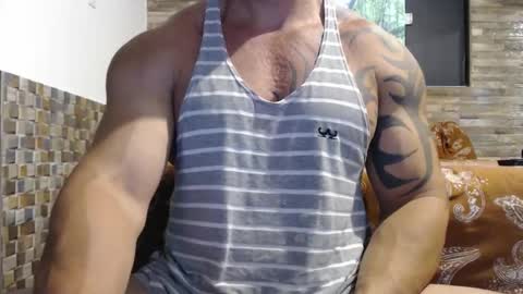 Snapshot of healedcarioca chatting on 01.12.25 Brazilian bigdick online show from 01.12.25