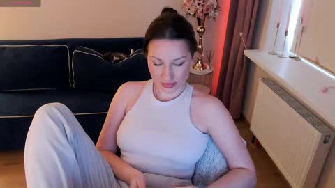 Snapshot of heaven_chloe chatting on 04.29.26 Heaven girl online show from 04.29.26