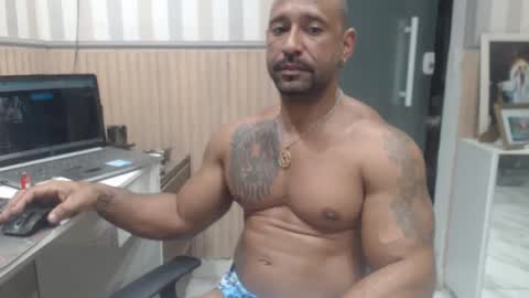 Snapshot of hebertgomes chatting on 10.26.25 hebertgomes online show from 10.26.25