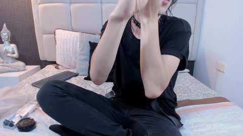 Keira Hecate online show from 02.04.25