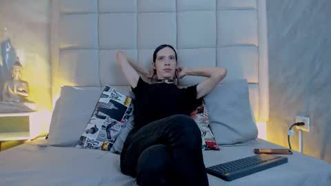 Keira Hecate online show from 11.05.25