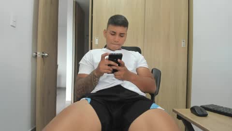 Snapshot of hector_18_ chatting on 06.02.26 18 online show from 06.02.26