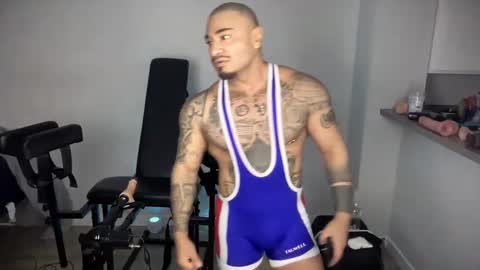 Snapshot of hectorramirezxxx chatting on 02.02.25 LockedThug online show from 02.02.25