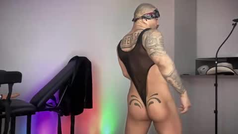 Snapshot of hectorramirezxxx chatting on 02.18.25 LockedThug online show from 02.18.25