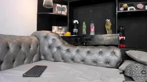 heellboy_ online show from 11.19.25