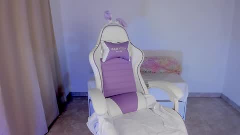 Snapshot of heey_kitty chatting on 03.28.26 IM EMY online show from 03.28.26