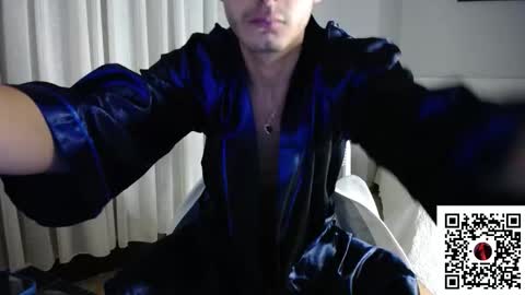 Snapshot of hefestion_ chatting on 11.15.25 hefestion_ online show from 11.15.25