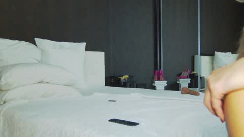 Helen online show from 12.31.24