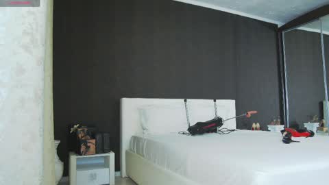 Snapshot of hefner_girl chatting on 06.01.26 Helen online show from 06.01.26
