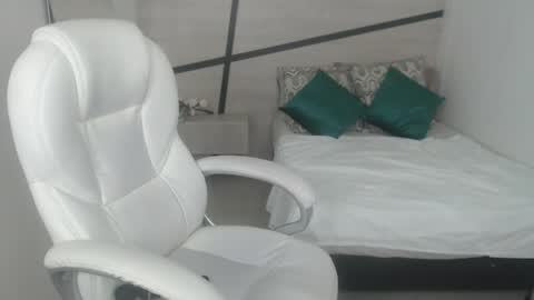 Heidy  online show from 12.22.24