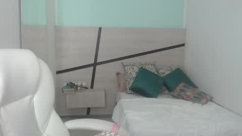 Heidy  online show from 12.24.24