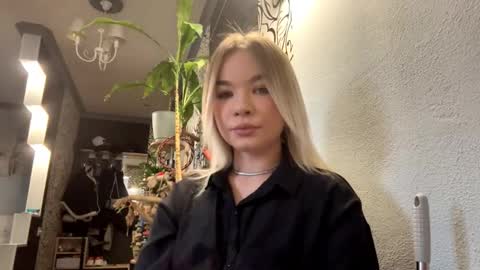 Lana online show from 12.01.25