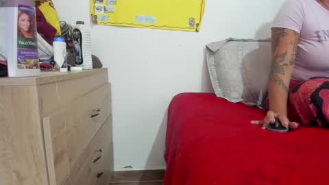 Snapshot of hela_wet chatting on 11.24.25 Hela Independent model online show from 11.24.25