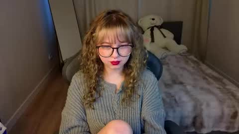 Helen Carson online show from 04.15.26