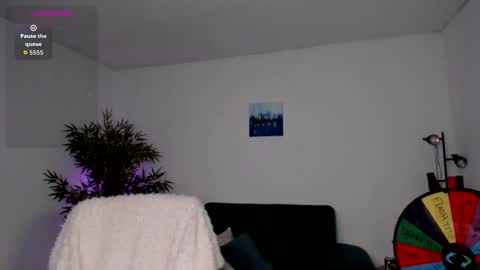 helen_miller online show from 10.15.25