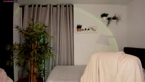 Snapshot of helen_miller chatting on 07.23.26 helen_miller online show from 07.23.26