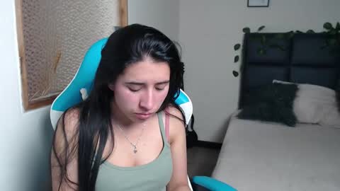 Snapshot of helen_rossy chatting on 11.22.25 Helen online show from 11.22.25