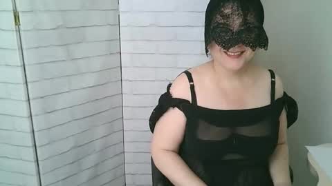 Snapshot of helen_xi chatting on 04.27.26 Helen online show from 04.27.26