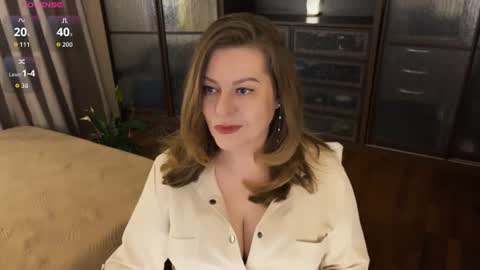 Snapshot of helenbonham chatting on 06.15.26 Helena Bonham online show from 06.15.26