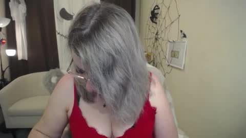 helenenigma online show from 11.05.25