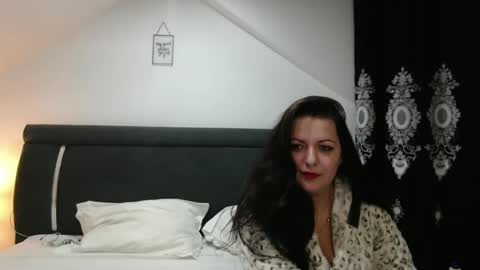 helenhh online show from 12.10.24