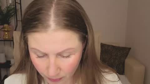 Snapshot of helens_lov chatting on 06.18.26 Helen online show from 06.18.26
