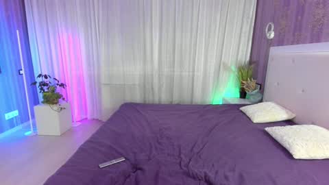 Snapshot of helensunshine chatting on 12.17.24 Helen online show from 12.17.24