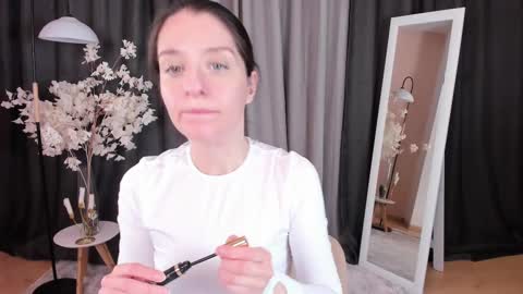 Helen online show from 03.04.25