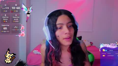 Snapshot of helia_n_amy chatting on 02.03.26 Helia Transfem and Amy online show from 02.03.26