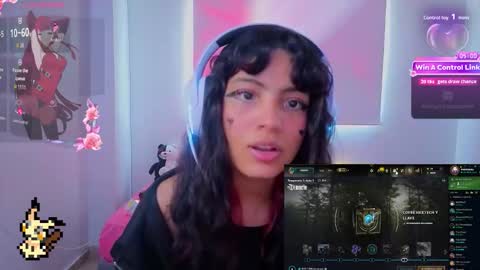 Snapshot of helia_n_amy chatting on 02.18.26 Helia Transfem and Amy online show from 02.18.26