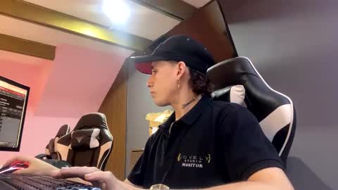 Snapshot of hell_boy66 chatting on 01.23.25 Eros online show from 01.23.25