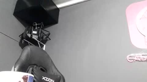 Snapshot of hell_boy66 chatting on 10.21.25 Eros online show from 10.21.25