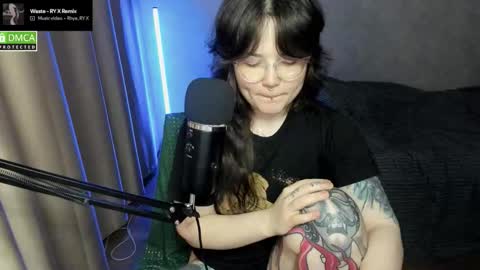 Red online show from 11.17.25