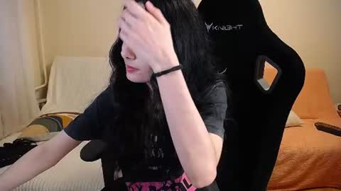 Snapshot of hella_helen chatting on 07.27.26 Helen online show from 07.27.26