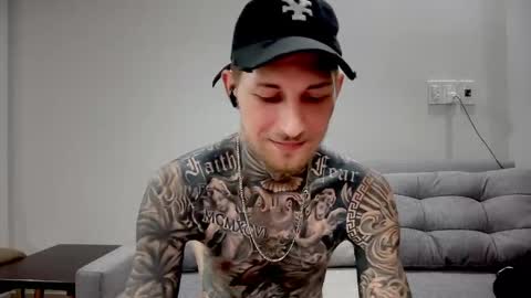 Snapshot of hellacozy chatting on 04.20.26 hellacozy online show from 04.20.26