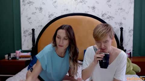 HellDollz  online show from 12.17.25