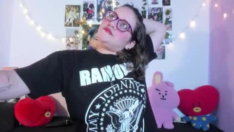 Snapshot of hellen21rose chatting on 11.08.25 hellen online show from 11.08.25