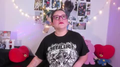 Snapshot of hellen21rose chatting on 11.14.25 hellen online show from 11.14.25