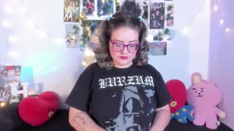 Snapshot of hellen21rose chatting on 11.28.25 hellen online show from 11.28.25