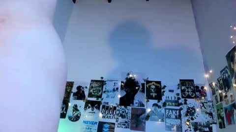 Snapshot of hellen21rose chatting on 02.28.26 hellen online show from 02.28.26